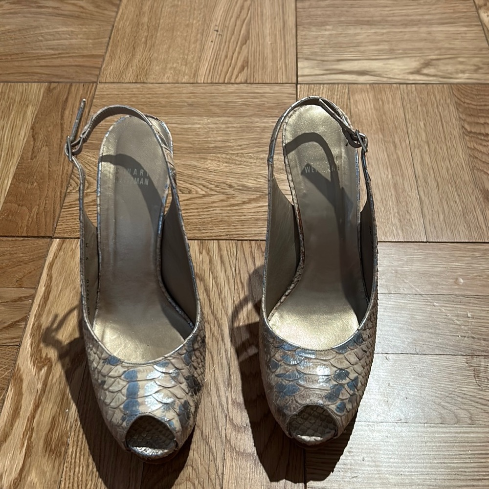 Stuart Weitzman Leather Sandals. Size 9